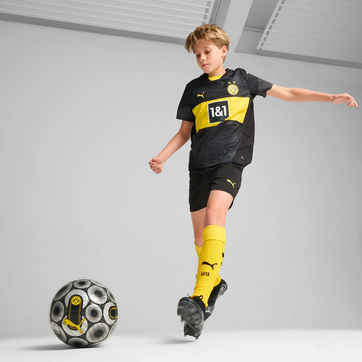 PUMA Black-Faster Yellow