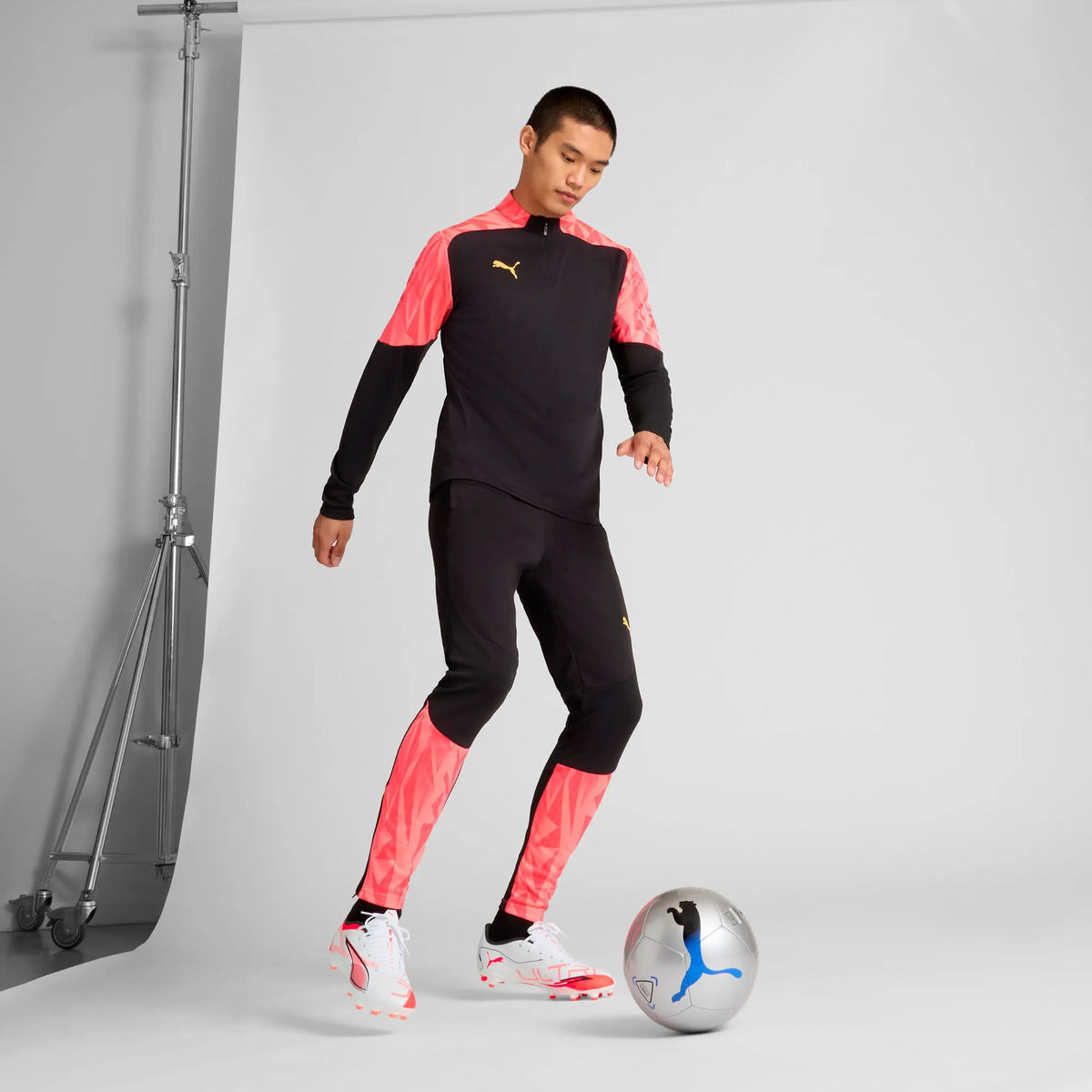 PUMA White-PUMA Black-Glowing Red