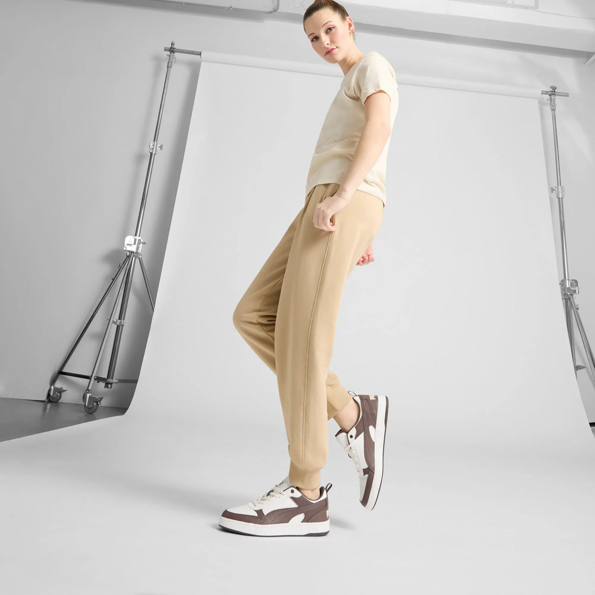 Warm White-Chestnut Brown
