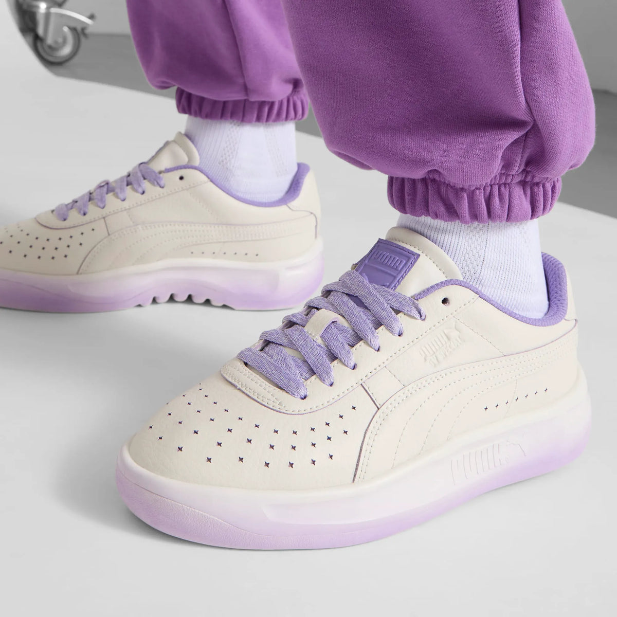 Vapor Gray-Lavender Alert