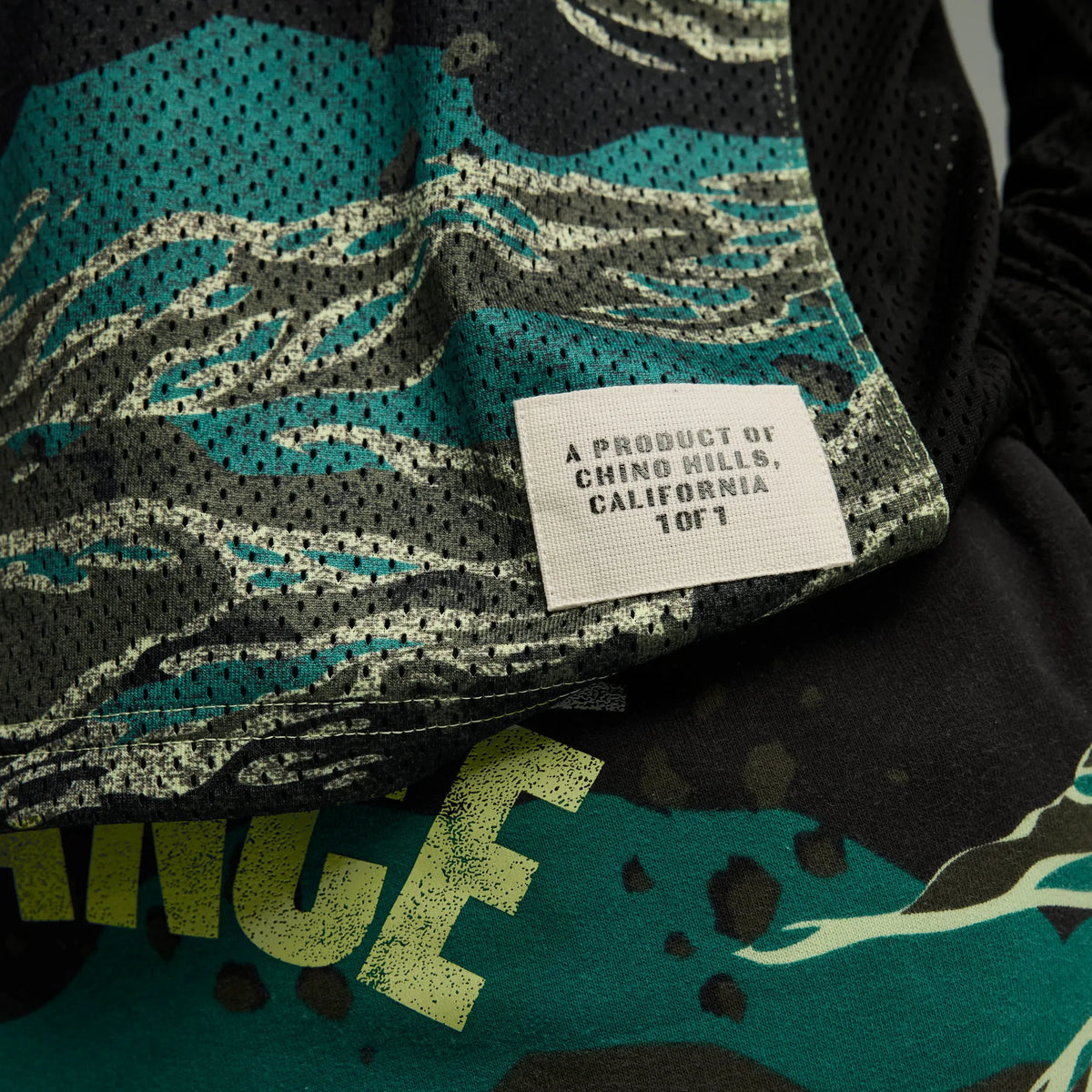 Green Terrain-AOP / Black