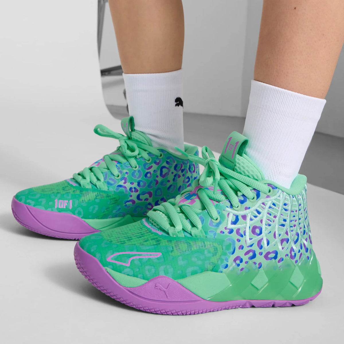 Green Glimmer-Pure Magenta-Hyperlink Blue