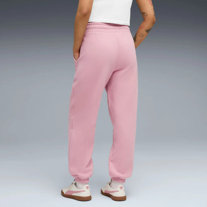 Poised Pink
