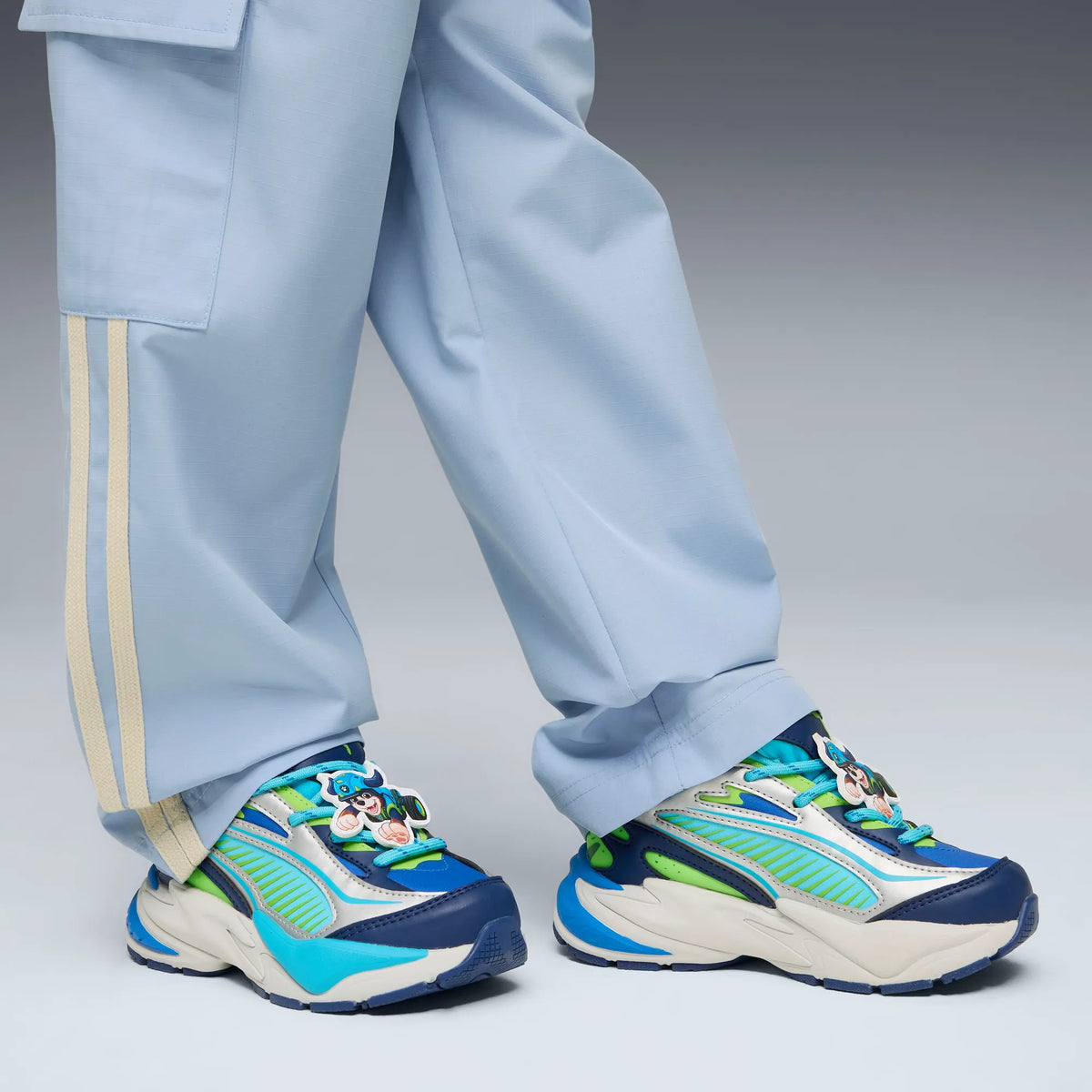 Bright Aqua-Pitch Green