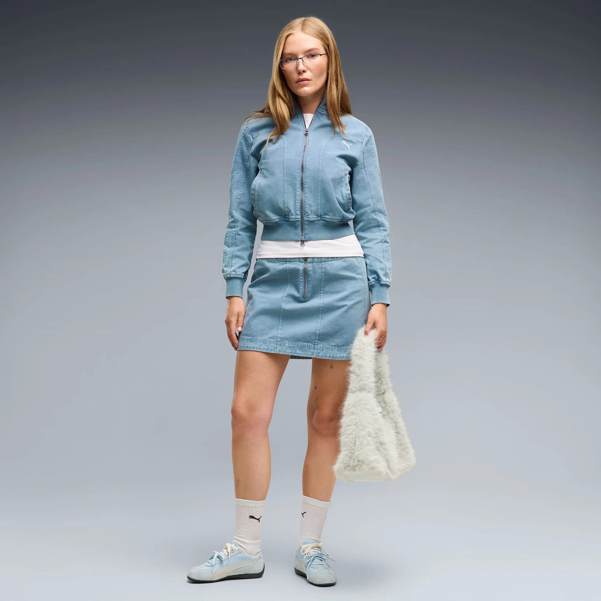 Aqua Glow-Moody Gray