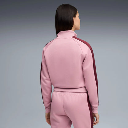 Poised Pink