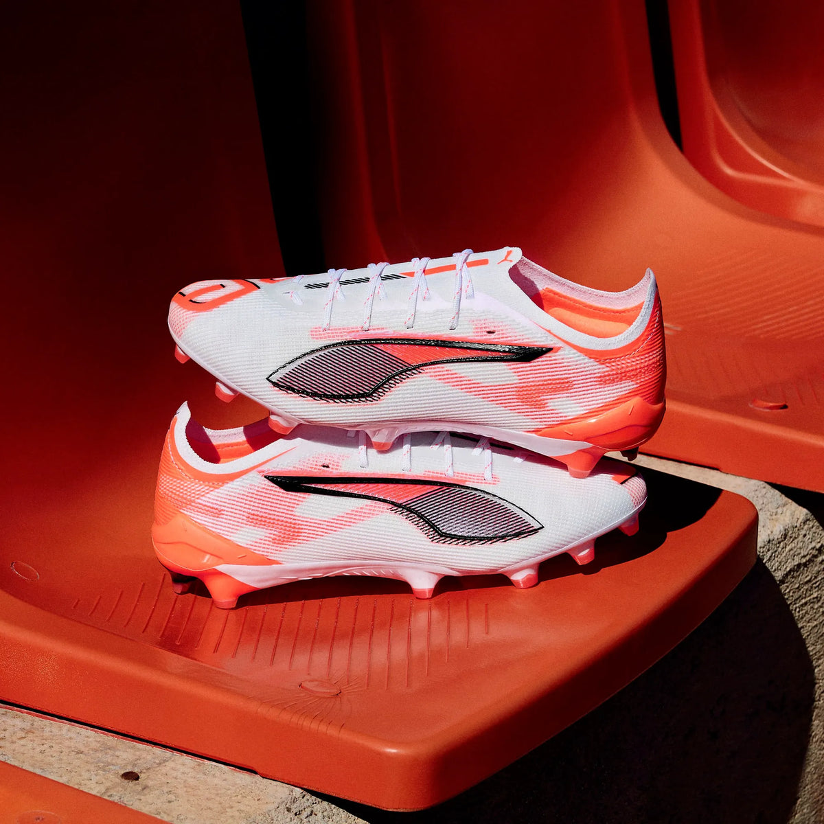 PUMA White-PUMA Black-Glowing Red